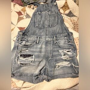 AEO Tomgirl Shortall